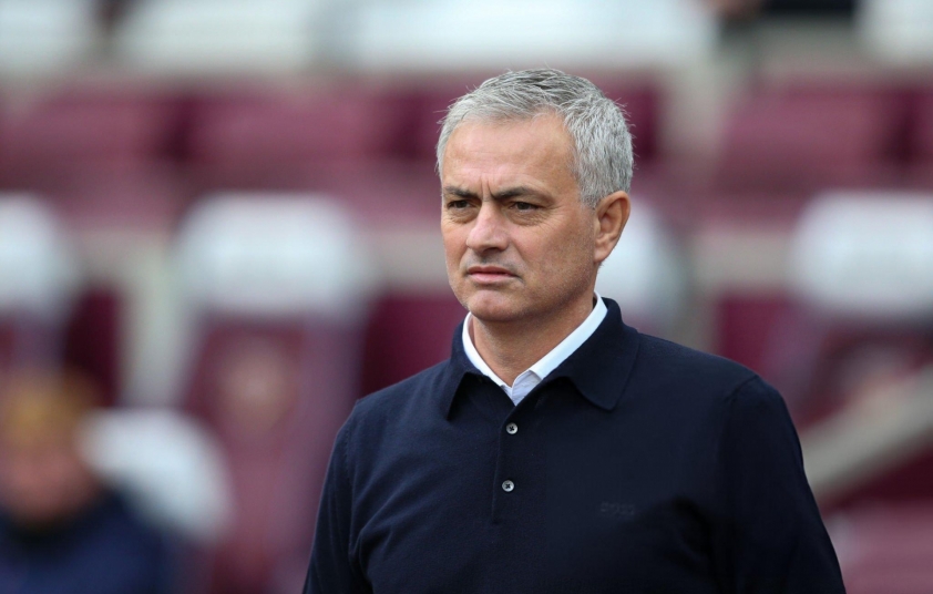 Jose Mourinho đứng trước cơ hội trở lại Ngoại hạng Anh 1 HLV Jose Mourinho được cho sẽ sớm tái xuất trên băng ghế huấn luyện